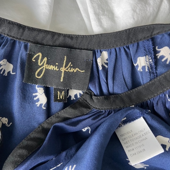 Yumi Kim Elephant Print 100% Silk Blouse Size Medium - Picture 14 of 15